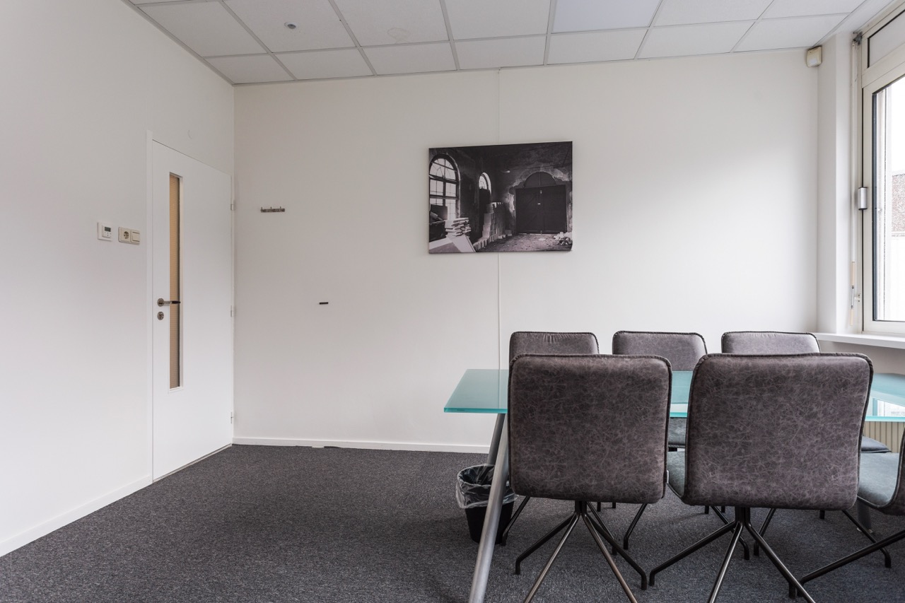 Tilburg_paarsekamer2 Large.jpeg